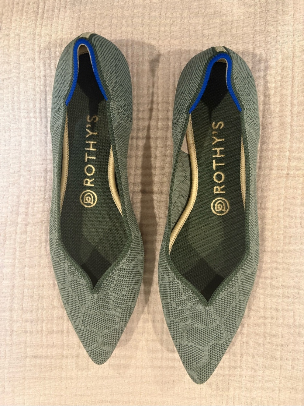 Rothys The Point flats slip on shoes womens 8.5 Safari Green pointed toe rothy's